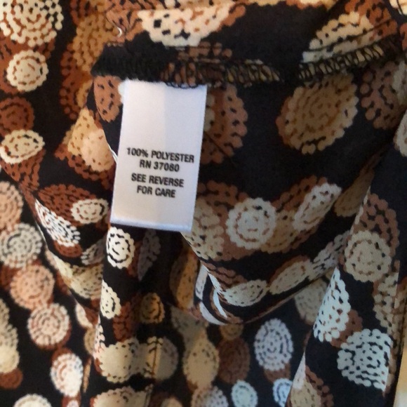 Flowy top with 3/4 length button sleeve asymmetrical hem Sz 22/24 - Picture 6 of 6